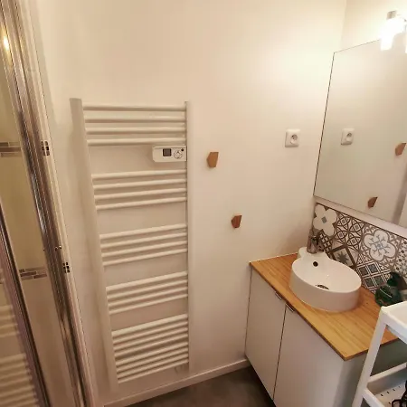 F2 - 30m2 Face à La