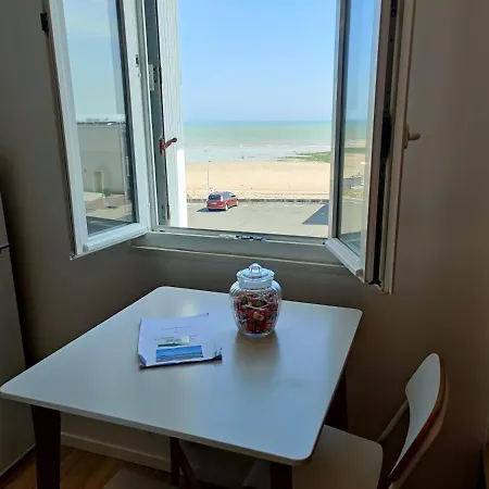 Apartment F2 - 30m2 Face A La